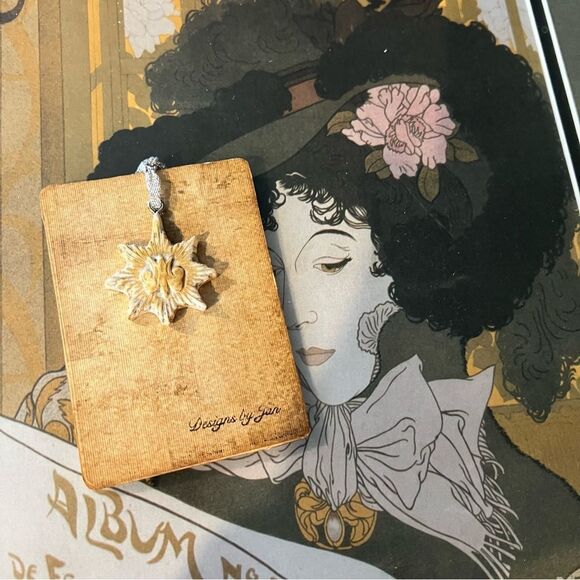 Sunflower Pendant Necklace - Picture 1 of 3